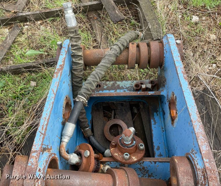 image for item JE9404 (2) excavator plates