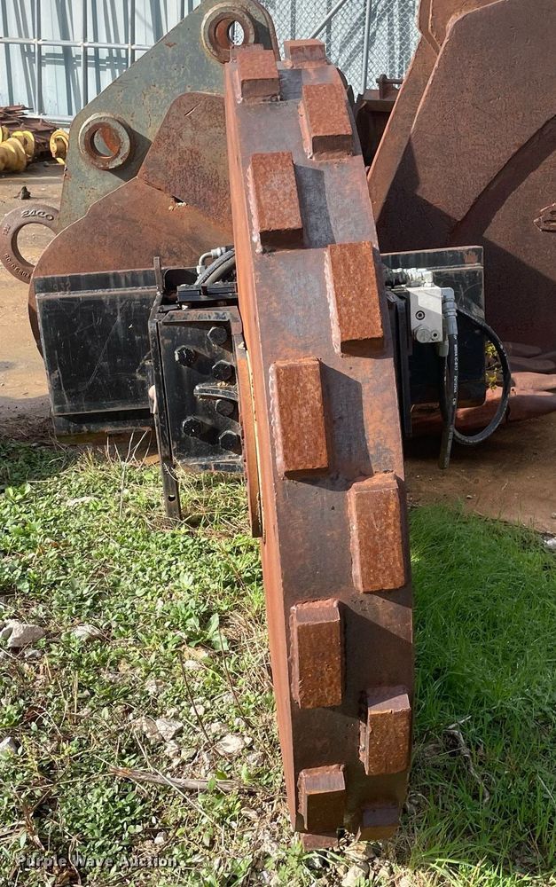 image for item JE9408 MBW P48  skid steer trench compactor