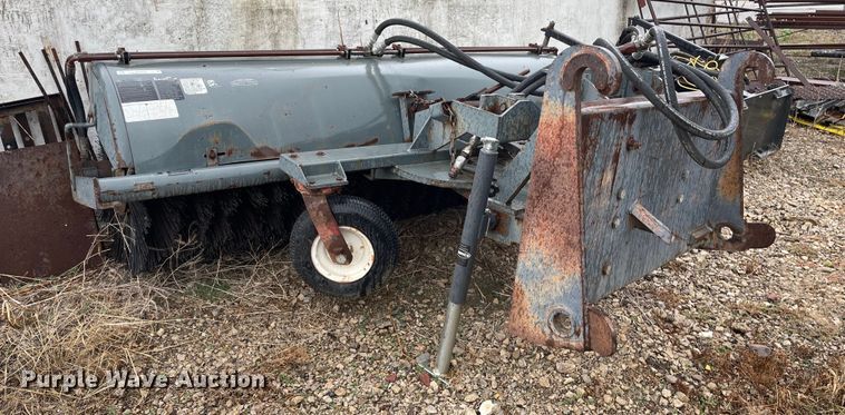 image for item JE9409 Broom