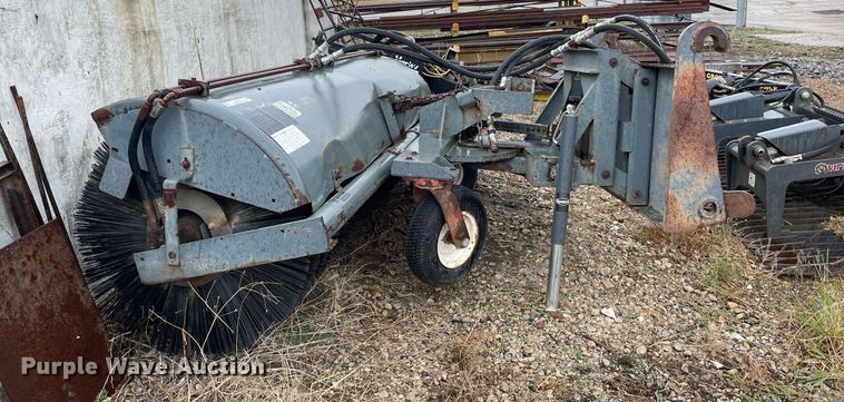 image for item JE9409 Broom