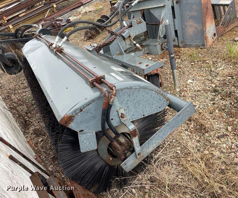 image for item JE9409 Broom