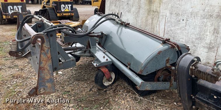 image for item JE9409 Broom