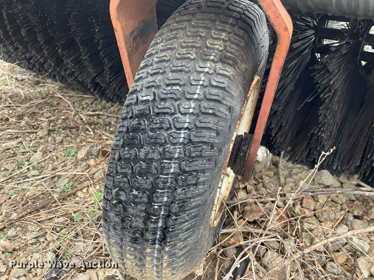 image for item JE9409 Broom