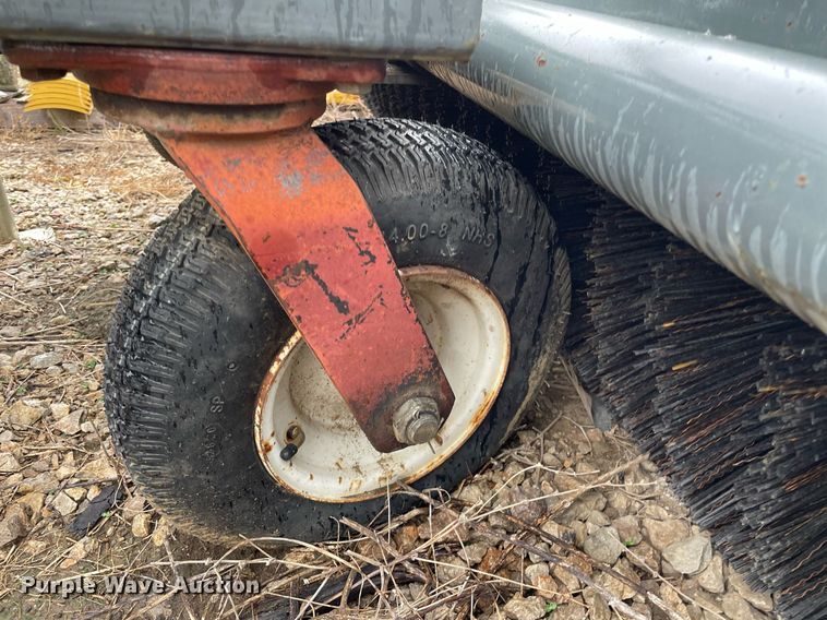 image for item JE9409 Broom