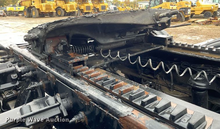 image for item JE9413 2013 Peterbilt 388  semi truck