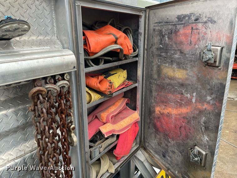 image for item JE9413 2013 Peterbilt 388  semi truck