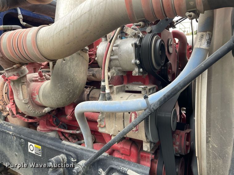 image for item JE9413 2013 Peterbilt 388  semi truck