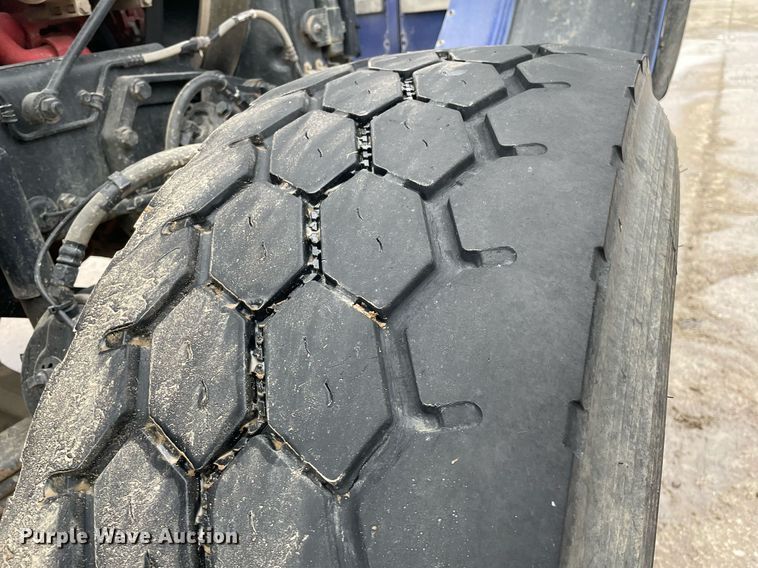 image for item JE9413 2013 Peterbilt 388  semi truck