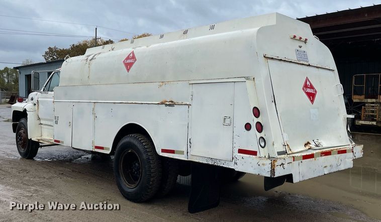 image for item JE9422 1987 Ford F7000  fuel truck