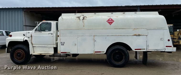 image for item JE9422 1987 Ford F7000  fuel truck