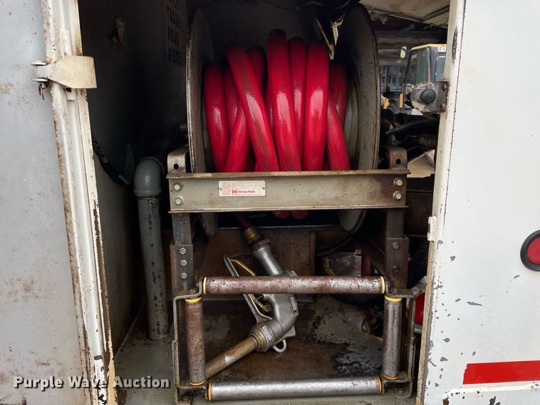 image for item JE9422 1987 Ford F7000  fuel truck