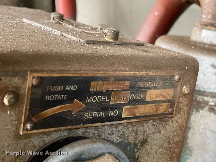 image for item JE9422 1987 Ford F7000  fuel truck