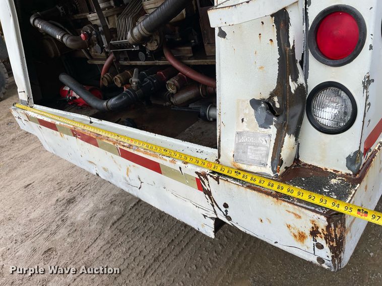 image for item JE9422 1987 Ford F7000  fuel truck