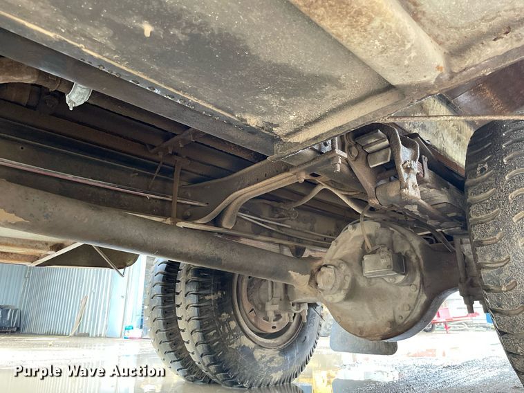 image for item JE9422 1987 Ford F7000  fuel truck