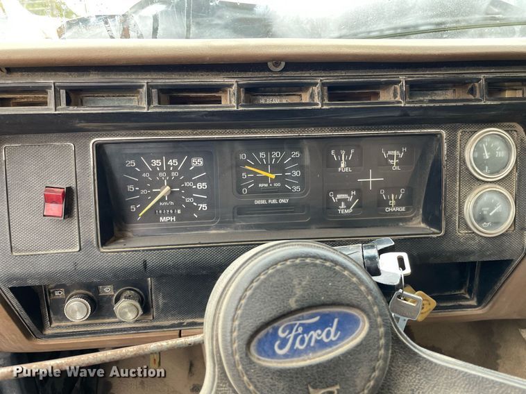 image for item JE9422 1987 Ford F7000  fuel truck