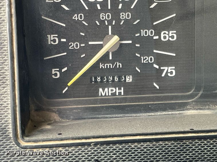 image for item JE9422 1987 Ford F7000  fuel truck