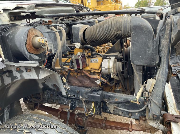 image for item JE9422 1987 Ford F7000  fuel truck