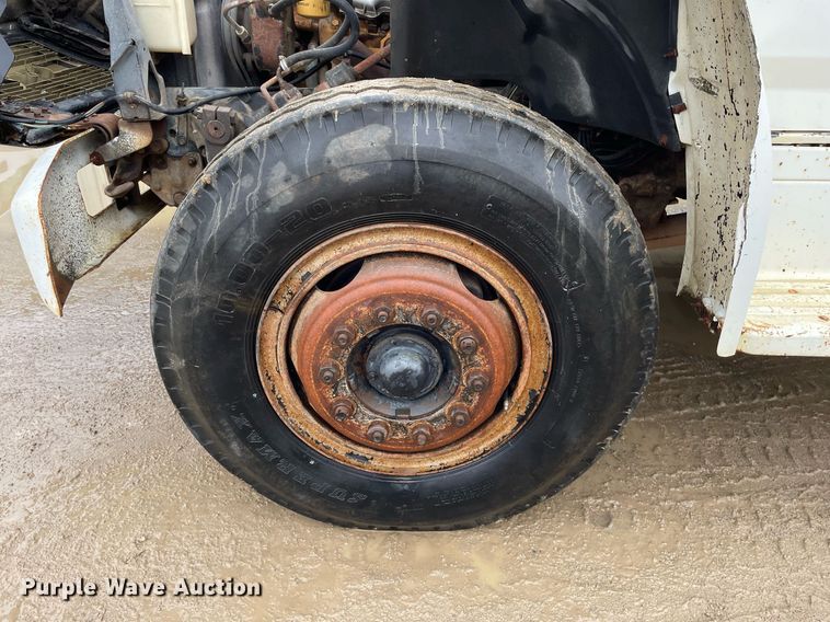 image for item JE9422 1987 Ford F7000  fuel truck