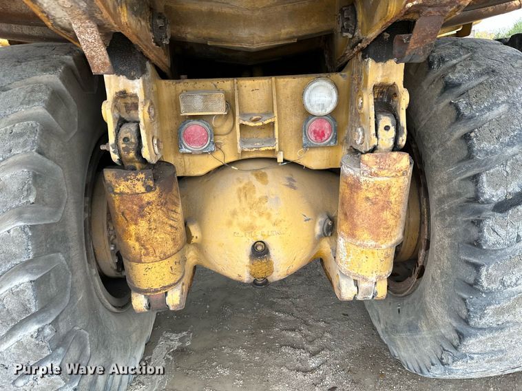 image for item JE9423 1980 Caterpillar 769C  haul truck