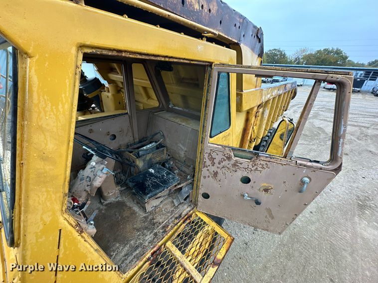 image for item JE9423 1980 Caterpillar 769C  haul truck