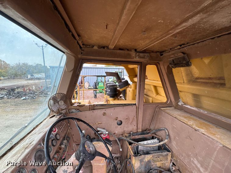 image for item JE9423 1980 Caterpillar 769C  haul truck