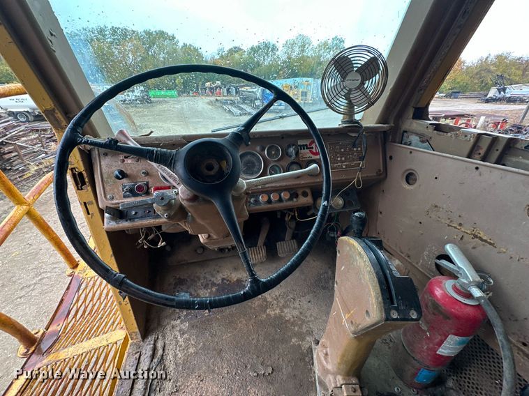 image for item JE9423 1980 Caterpillar 769C  haul truck