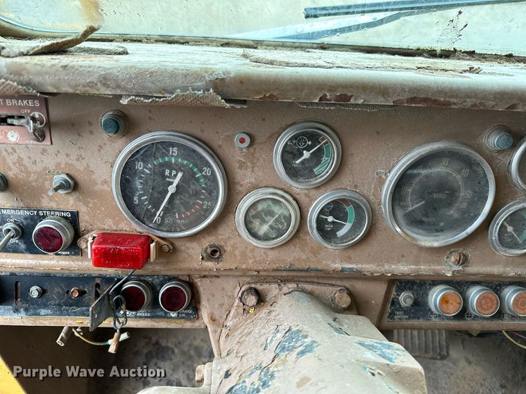 image for item JE9423 1980 Caterpillar 769C  haul truck