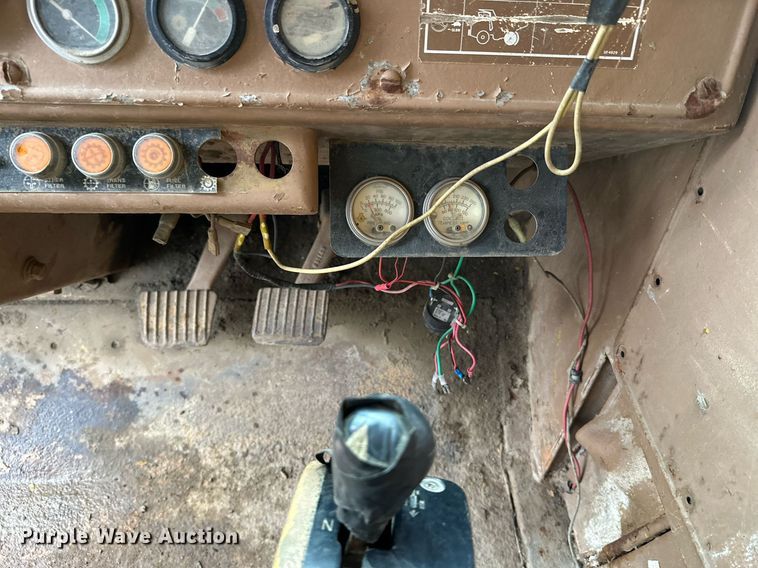 image for item JE9423 1980 Caterpillar 769C  haul truck