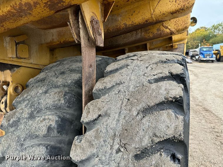 image for item JE9423 1980 Caterpillar 769C  haul truck