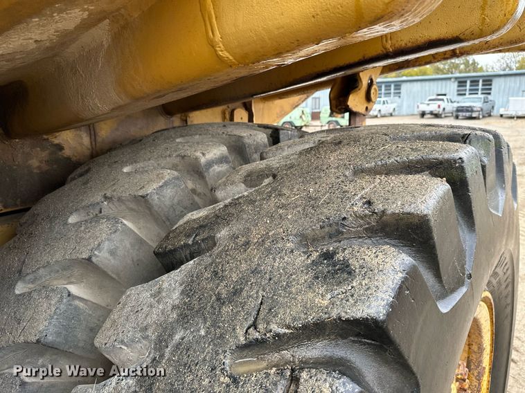 image for item JE9423 1980 Caterpillar 769C  haul truck