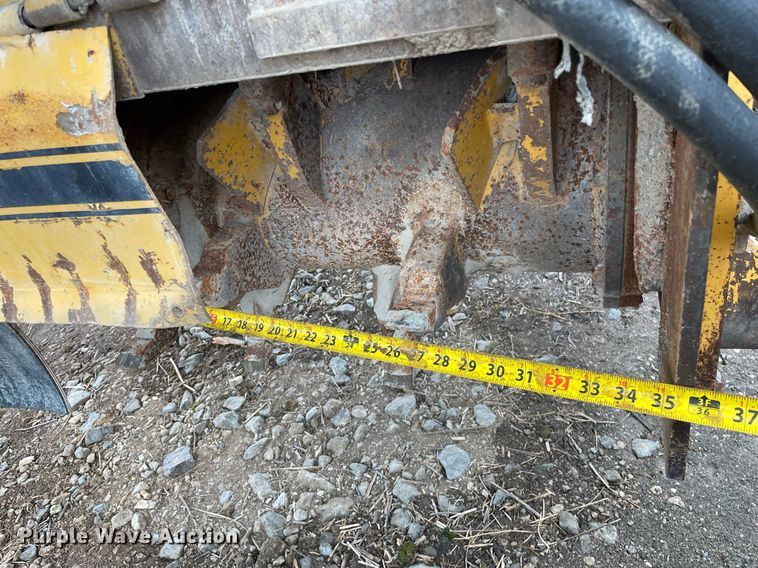 image for item JE9424 1996 Gomaco GT3600  slipform paver