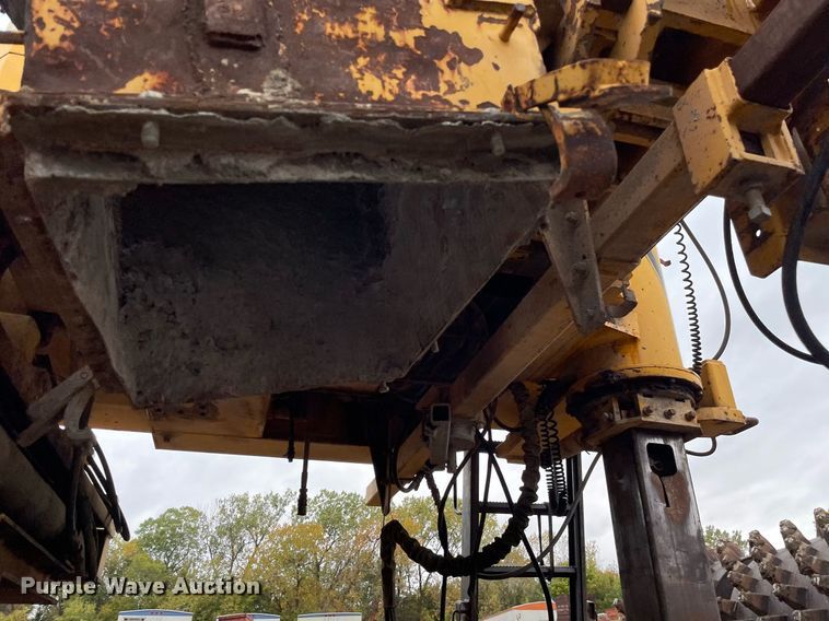 image for item JE9424 1996 Gomaco GT3600  slipform paver