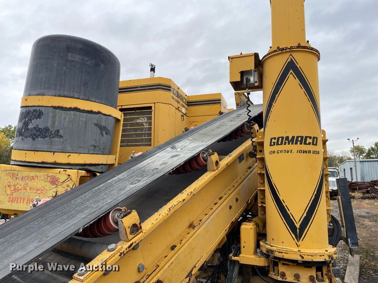 image for item JE9424 1996 Gomaco GT3600  slipform paver