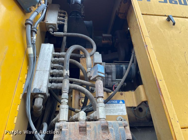 image for item JE9424 1996 Gomaco GT3600  slipform paver