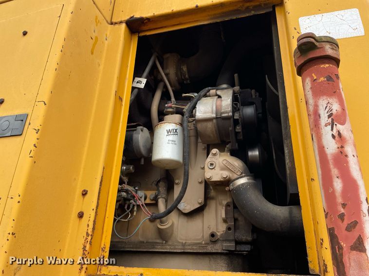 image for item JE9424 1996 Gomaco GT3600  slipform paver