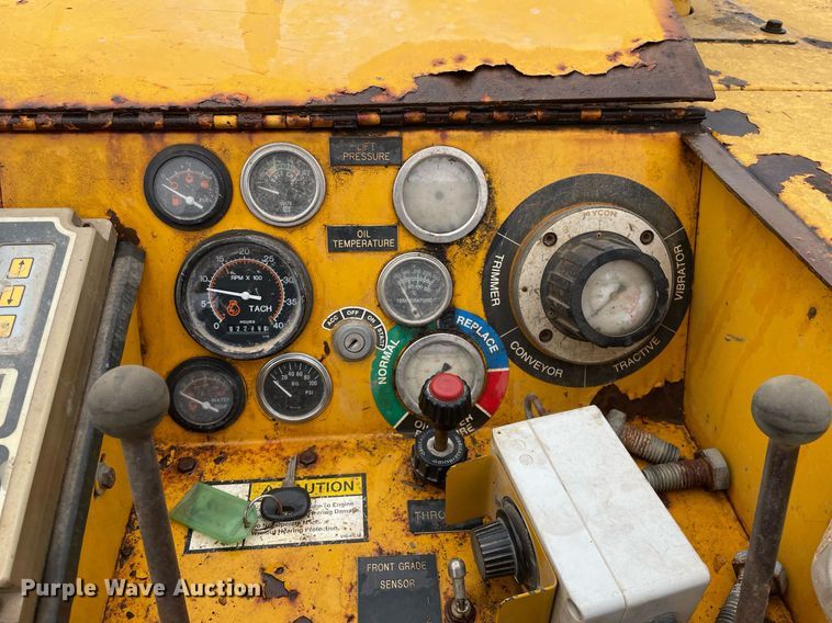 image for item JE9424 1996 Gomaco GT3600  slipform paver