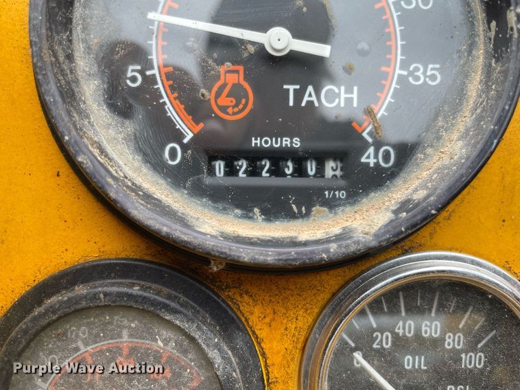 image for item JE9424 1996 Gomaco GT3600  slipform paver