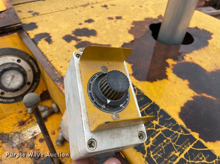 image for item JE9424 1996 Gomaco GT3600  slipform paver