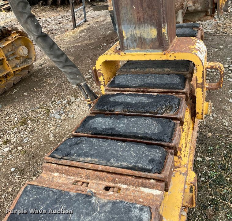 image for item JE9424 1996 Gomaco GT3600  slipform paver