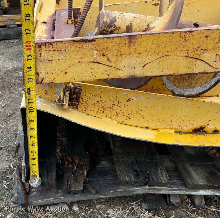 image for item JE9424 1996 Gomaco GT3600  slipform paver