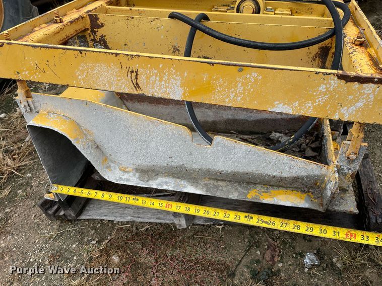 image for item JE9424 1996 Gomaco GT3600  slipform paver