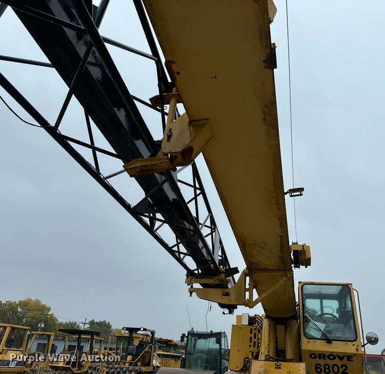 image for item JE9426 1990 Grove RT528C  crane