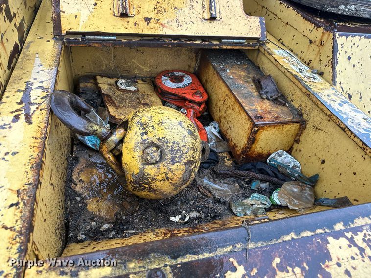 image for item JE9426 1990 Grove RT528C  crane