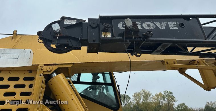 image for item JE9426 1990 Grove RT528C  crane