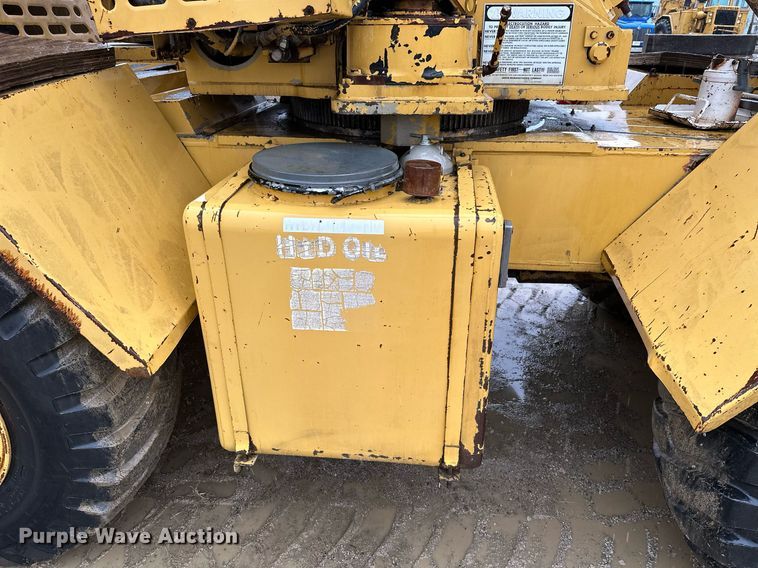 image for item JE9426 1990 Grove RT528C  crane