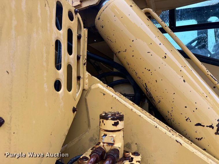 image for item JE9426 1990 Grove RT528C  crane