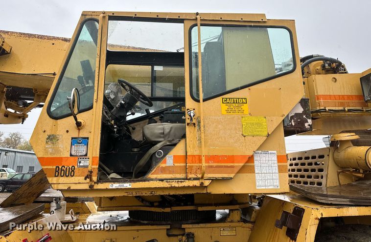 image for item JE9426 1990 Grove RT528C  crane