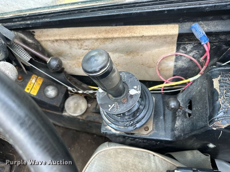 image for item JE9426 1990 Grove RT528C  crane