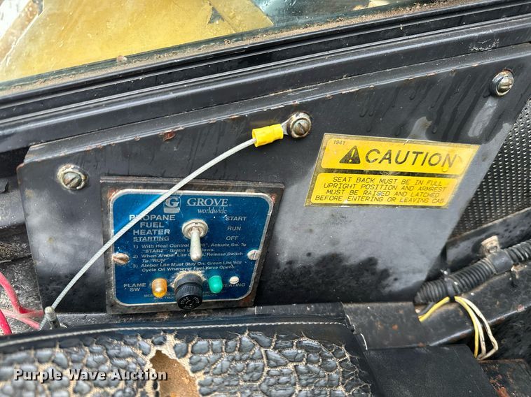 image for item JE9426 1990 Grove RT528C  crane