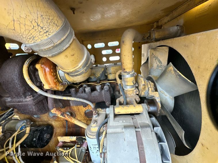 image for item JE9426 1990 Grove RT528C  crane